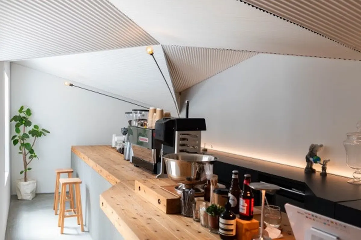 Konsep kafe minimalis (credit: David Emrich/Unsplash)