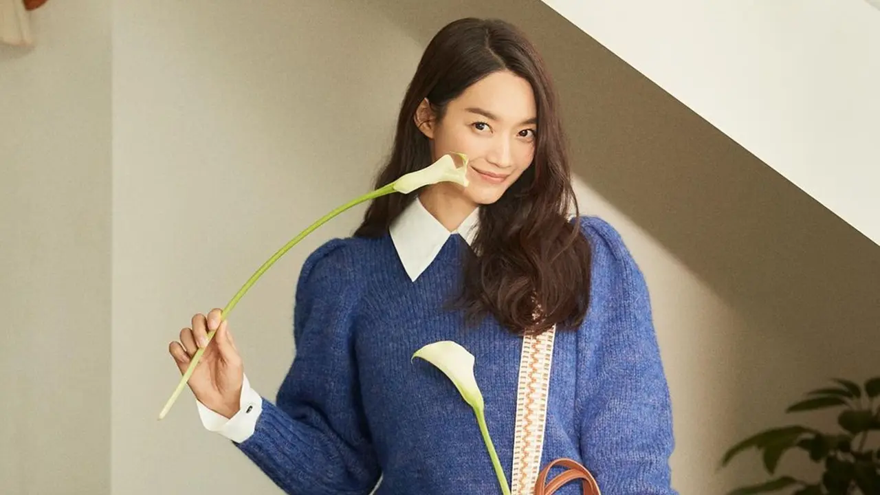FOTO: Gaya Casual Shin Min Ah, Tetap Menawan