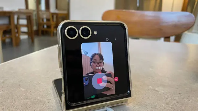 Flex Cam Galaxy Z Flip6
