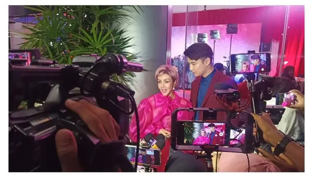 7 Potret Barbie Kumalasari Bareng Pria Korea saat Hadir di Acara Fashion, Curi Perhatian