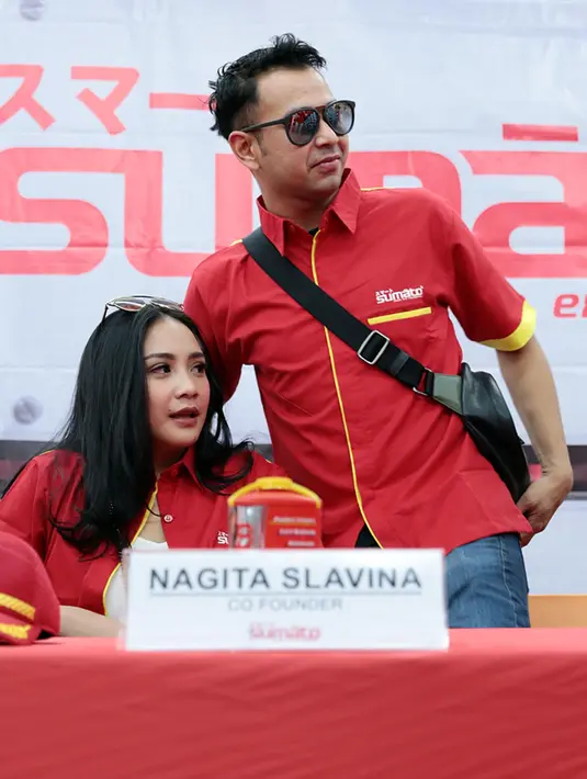 Makanan yang sehat untuk suaminya, melihat kegiatan sang suami yang terbilang padat. Selain acara sahur juga acara berbuka puasa. Meski sering di lokasi syuting, Gigi tetap membuatkannya buat Raffi. (Deki Prayoga/Bintang.com)