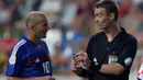 Laga-laga besar yang pernah ia pimpin adalah Semifinal Piala Dunia 2002 dan juga Final Liga Champions Eropa 2004. Kim Milton Nielsen gantung sepatu menjadi wasit pada tahun 2006 di usia ke-45 tahun setelah memimpin laga terakhirnya di Liga Denmark. (Foto: AFP/Adrian Dennis)