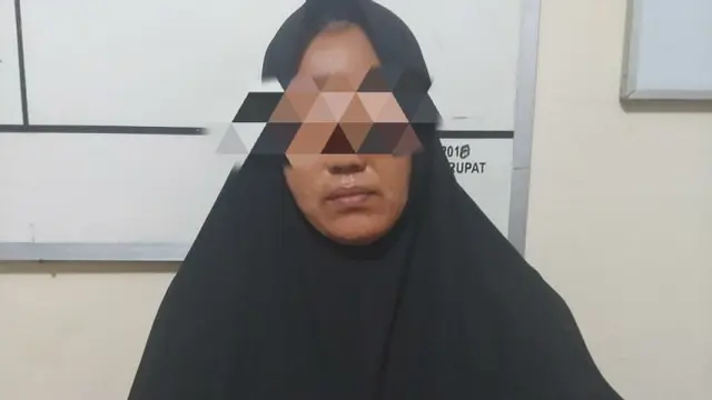 Tersangka penyalur TKI ilegal yang kapalnya tenggelam di perbatasan Indonesia-Makaysia.