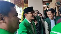 Partai Persatuan Pembangunan (PPP) menggelar penutupan Rapat Pimpinan Nasional (Rapimnas) VI di Hotel Sultan, Jakarta, Sabtu (17/6). Perdana, Sandiaga Uno hadir dengan kemeja berwarna hijau berlambang Ka'bah (Ahda Bayhaqi/Merdeka.com)