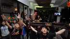 Komunitas suporter klub sepak bola asal Spanyol, Barcelona menggelar acara nonton bareng laga "Blaurgrana" kontra Malaga di Pasar Festival, Jakarta, (21/2/2015). (Liputan6.com/Helmi Fithriansyah)
