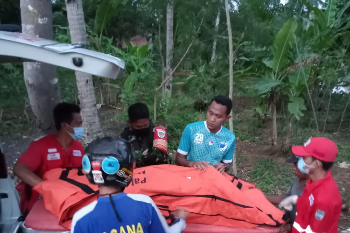 Tim SAR Gabungan berhasil membawa para siswa MTS Harapan Baru yang menjadi korban dalam kegiatan Susur Sungai di  Sungai Cileueur Hulu Leuwi Ili, Ciamis, Jumat petang.