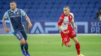 Laos akan diperkuat mantan pemain yang pernah membela Angers di Ligue 1, Billy Ketkeophomphone, pada Piala AFF 2020. (Instagram/@billy.ketkeo)