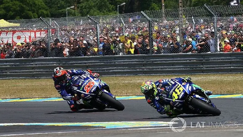 Rossi dan Vinales Coba YZR-M1 2018 (foto:Motorsport)