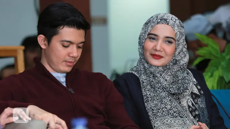 [Bintang] Irwansyah dan Zaskia Sungkar