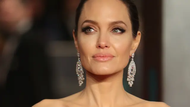 [Bintang] Angelina Jolie