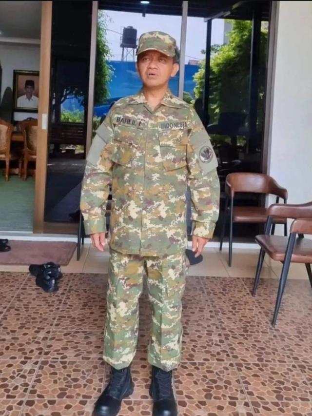Menteri Pakai Baju Loreng