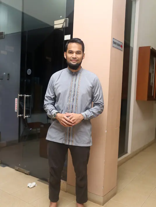 Teuku Wisnu tidak mendapat pertentangan dari orang-orang di sekitarnya mengenai perubahannya. Meski pada awalnya kelrga sempat kaget dan tak bisa menyembunyikan rasa kaget melihat perubahan Teuku Wisnu. (Andy Masela/Bintang.com)