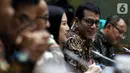 Menteri Pariwisata dan Ekonomi Kreatif Wishnutama Kusubandio rapat kerja dengan Komisi X DPR di Kompleks Parlemen, Jakarta, Kamis (7/11/2019). Rapat membahas program kerja Kementerian Pariwisata dan Ekonomi Kreatif. (Liputan6.com/JohanTallo)