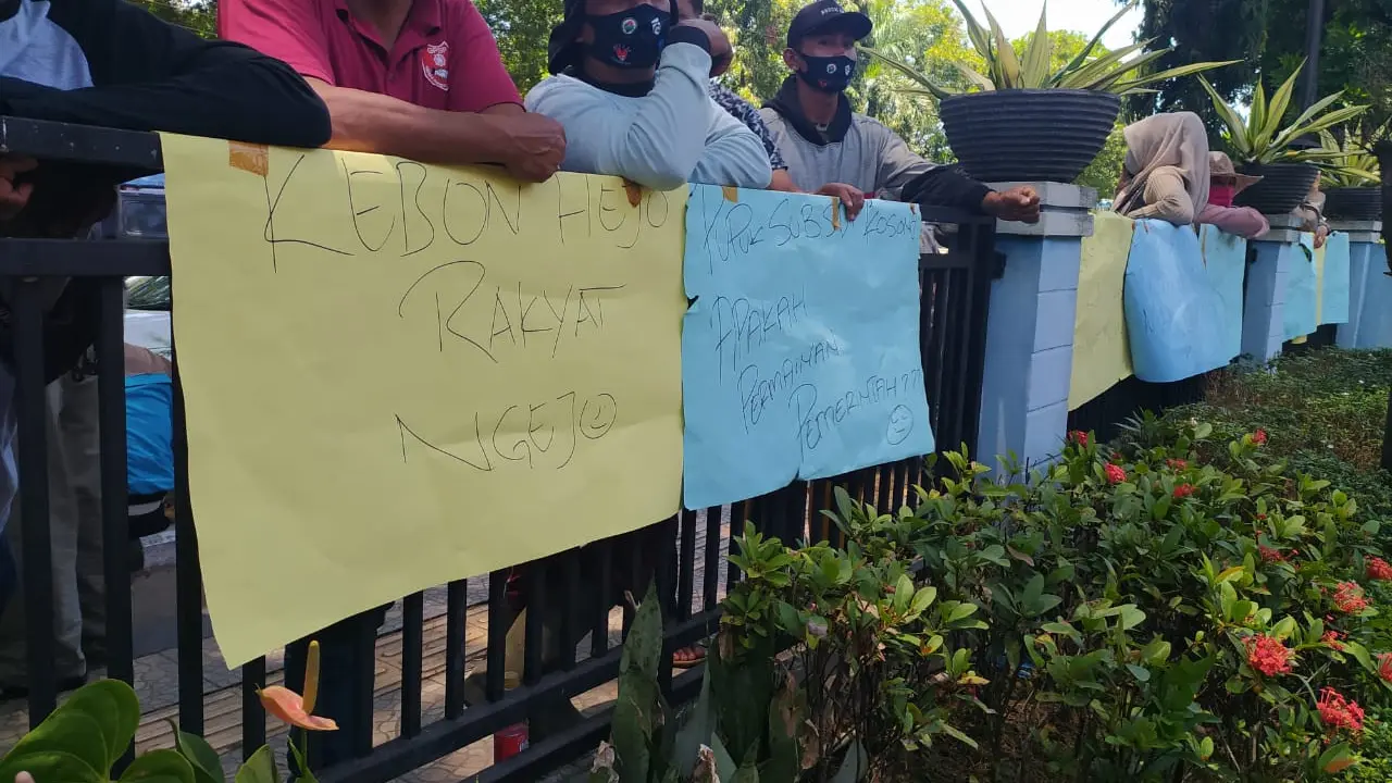 Beberapa perwakilan petani dari tiap kecamatan di Garut, Jawa Barat, menyampaikan keluhannya ihwal kesulitan mendapatkan pupuk bersubsidi kepada pemerintah.