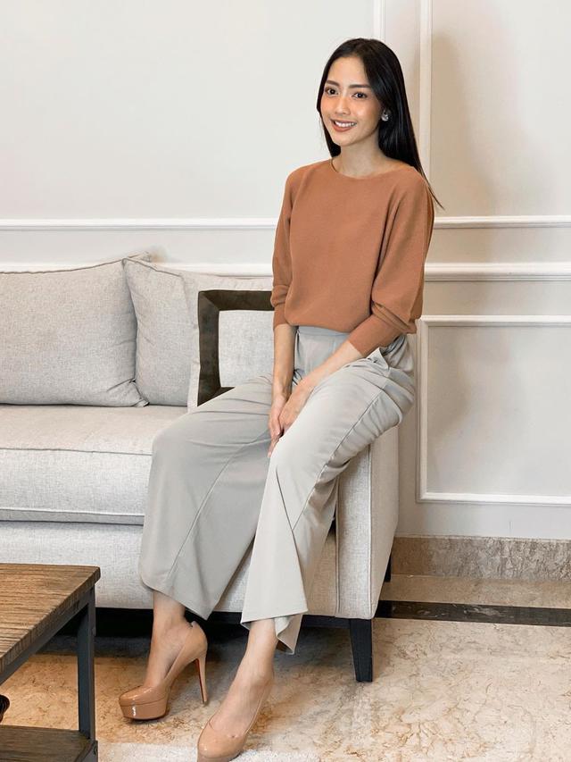 Jadi Ibu Tiga Anak, Ini 7 Pesona Ririn Dwi Ariyanti Tampil Bak ABG