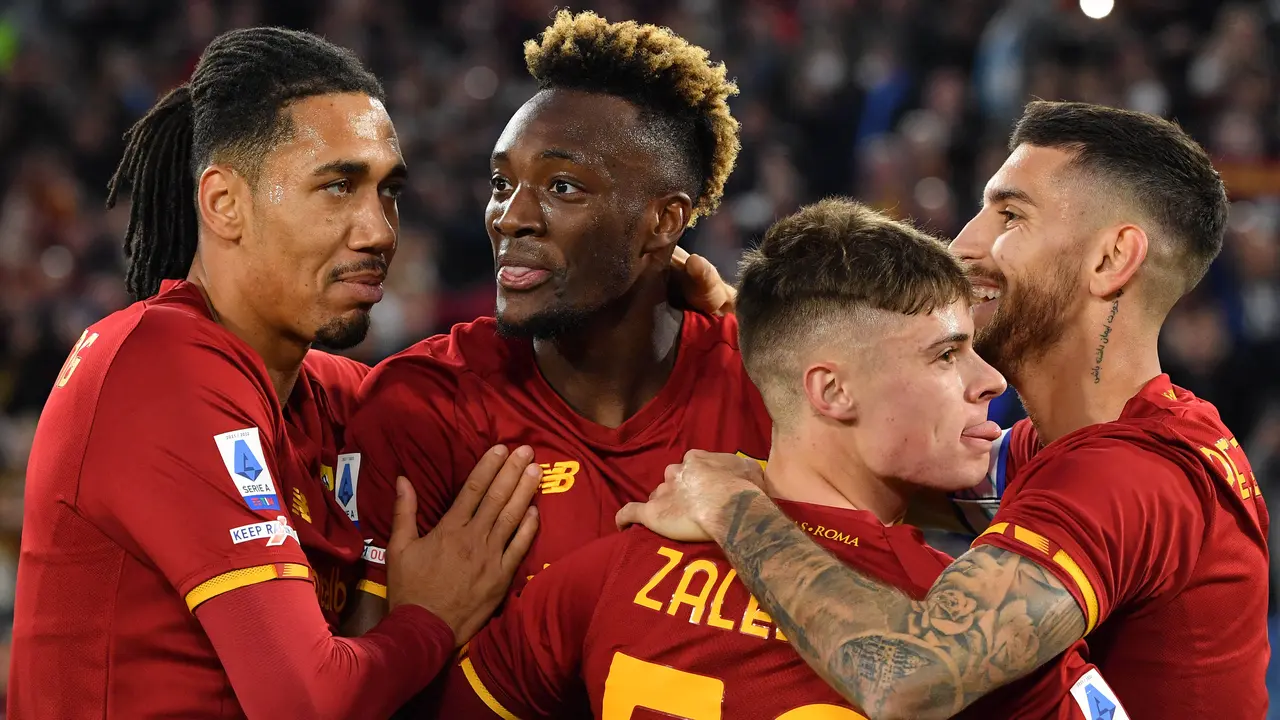 Foto: Aksi Tammy Abraham Cetak Brace Buat AS Roma saat Membungkam Lazio Dalam Derby della Capitale