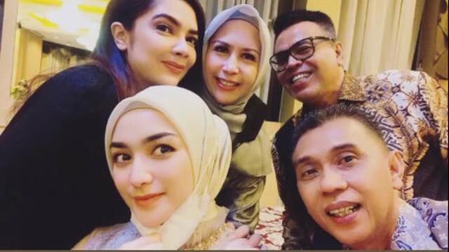 6 Momen Reuni Pemain Tukang Bubur Naik Haji di Pernikahan Adam Rama
