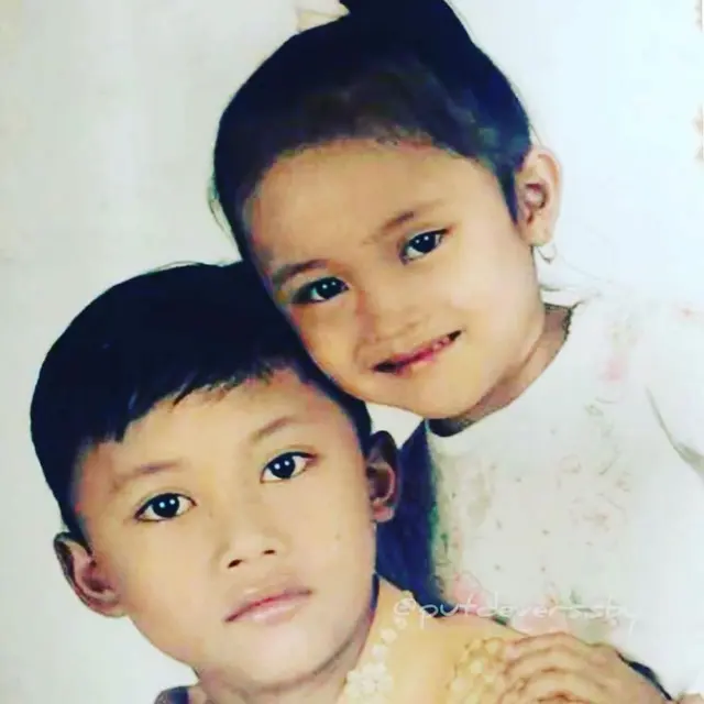 Genap 20 Tahun, Ini 6 Foto Lawas Putri Delina dari Kecil Hingga Remaja