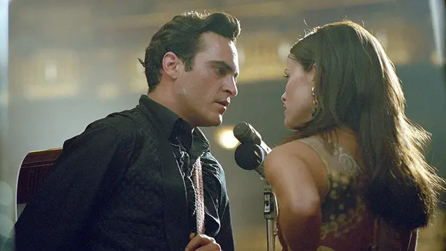 Joaquin Phoenix dalam film Walk the Line (2005)