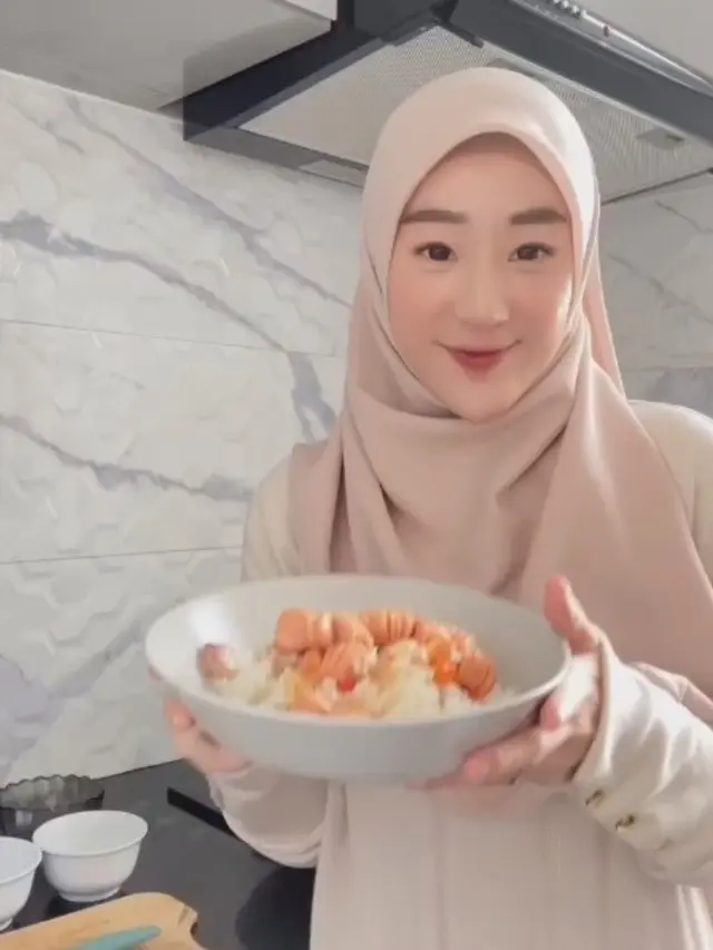 Potret Dapur Rumah Larissa Chou, Penataan Rapi dengan Imbuhan Aksen Kayu