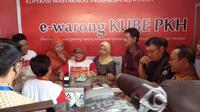 Menteri Sosial Khofifah Indar Parawansa di Kediri, Jawa Timur (Liputan6.com/ Dian Kurniawan)