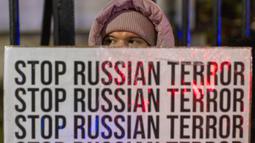 Aksi unjuk rasa ini untuk memperingati sekaligus memprotes 1.000 hari invasi Rusia ke Ukraina. (Wojtek RADWANSKI/AFP)