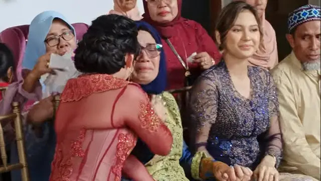 Indah Permatasari dan Ibunya