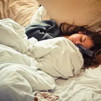 Menurut astrologi, beberapa zodiak ini lebih cocok tidur tengah malam karena mereka bukan morning person. (Sumber foto: Coolerlifestyle.com)