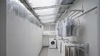 Desain Area Cuci Jemur di Lorong Rumah Lebar 1 Meter, Baju Cepat Kering Tanpa Takut Hujan
