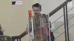 Rektor UIN Sunan Ampel, Masdar Hilmy berjalan keluar usai menjalani pemeriksaan di Gedung KPK, Jakarta, Senin (17/6/2019). Masdar Hilmy diperiksa sebagai saksi terkait kasus seleksi jabatan di lingkungan Kementerian Agama tahun 2018-2019 untuk tersangka Romahurmuziy. (merdeka.com/Dwi Narwoko)