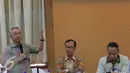 Direktur EMTEK Hendro Tjahyono (kiri) saat menjadi pembicara dalam penyusunan roadmap industrial di Jakarta, Kamis (6/10). Industri kreatif ‎diharapkan membawa ekonomi berkembang cepat dan menyerap tenaga kerja (Liputan6.com/Angga Yuniar) 
