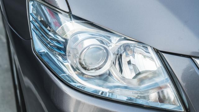 Ilustrasi lampu mobil