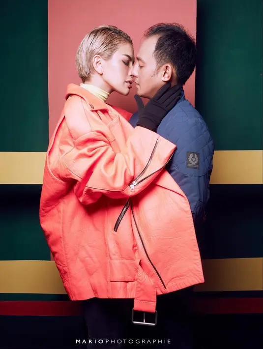 Potret kemesraan Nikita dan Dipo. Pasangan ini sudah tak lagi menyembunyikan hubungan cintanya. Meski hingga kini masih belum diketahui secara pasti hubungan mereka. (Instagram/mariophotographie)