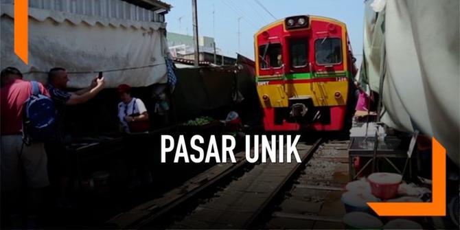 VIDEO: Greget Belanja di Pasar Rel Kereta Maeklong
