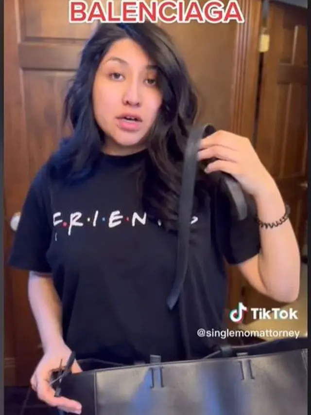 Aksi Wanita Gunting Tas Balenciaga Seharga Rp75 Juta Tuai Banyak Dukungan