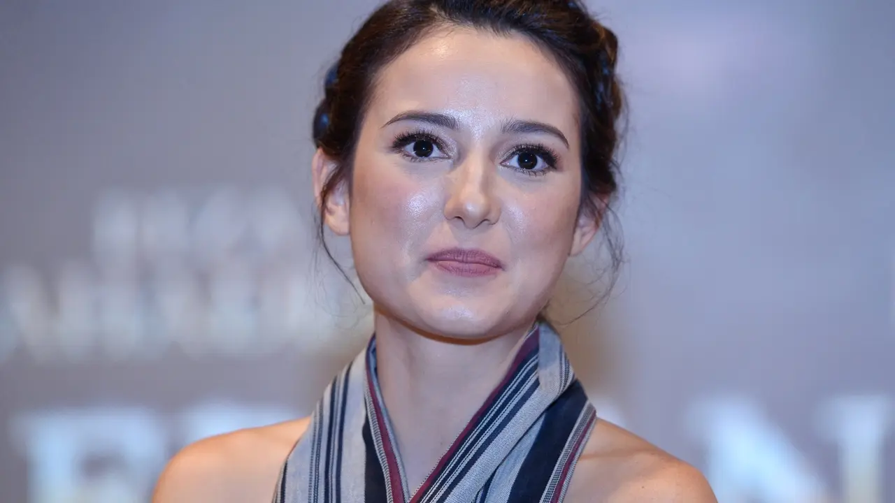 [Bintang] Julie Estelle