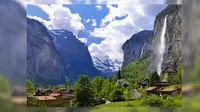 Desa Lauterbrunnen ini dikelilingi oleh tiga gunung sekaligus, yaitu gunung Eiger, Monch, dan Jungfrau. 