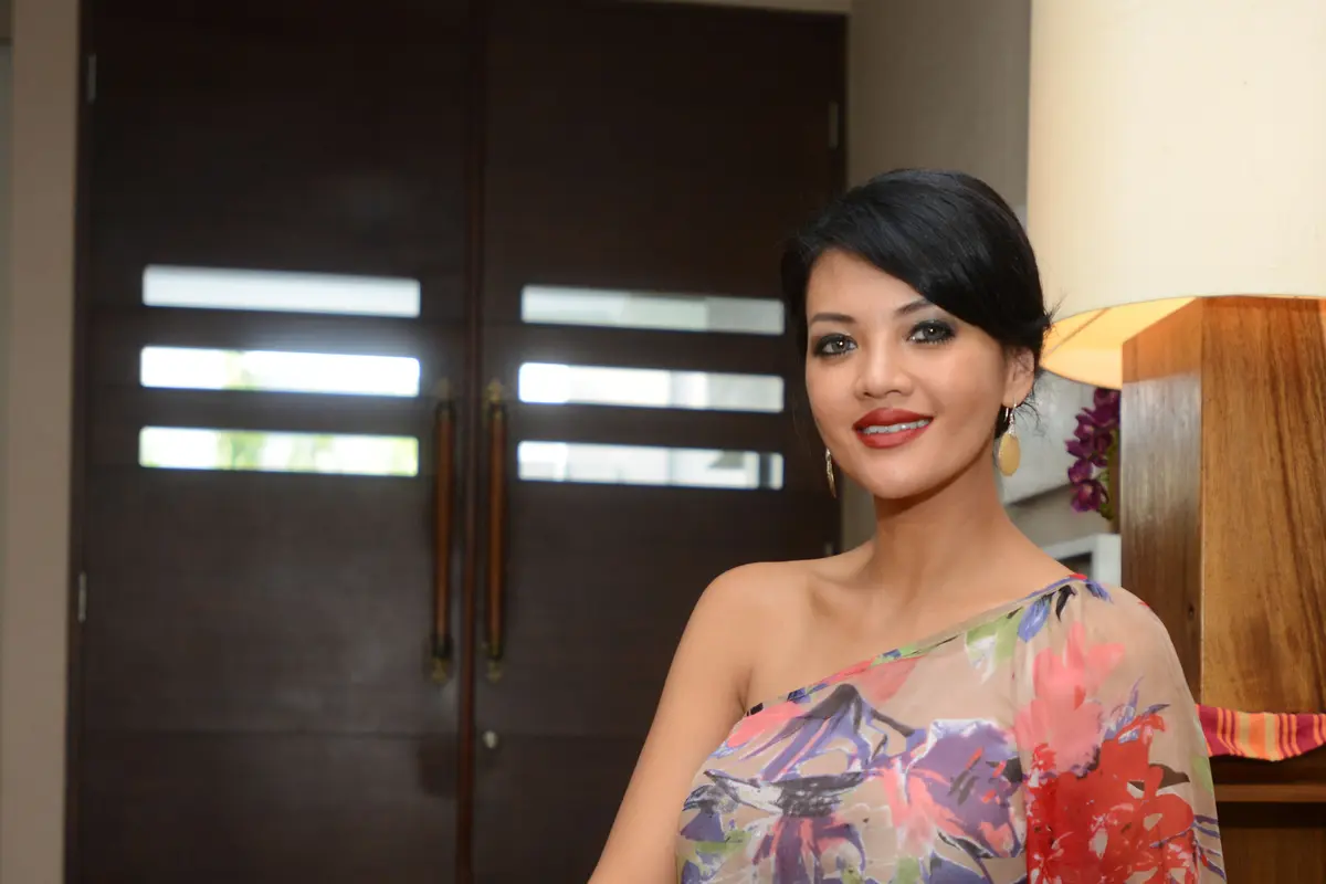 [Bintang] Farah Quinn
