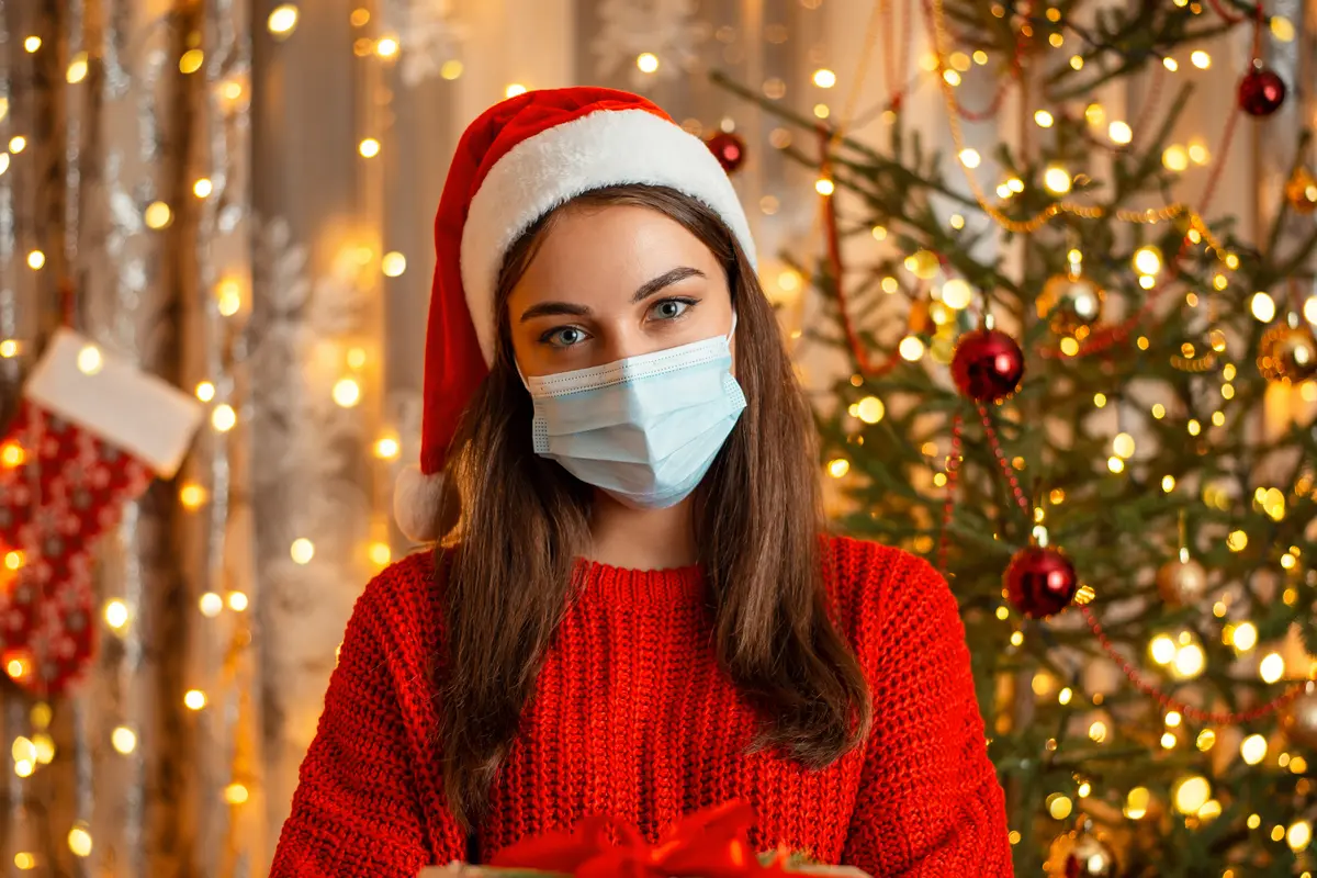 perempuan merayakan natal