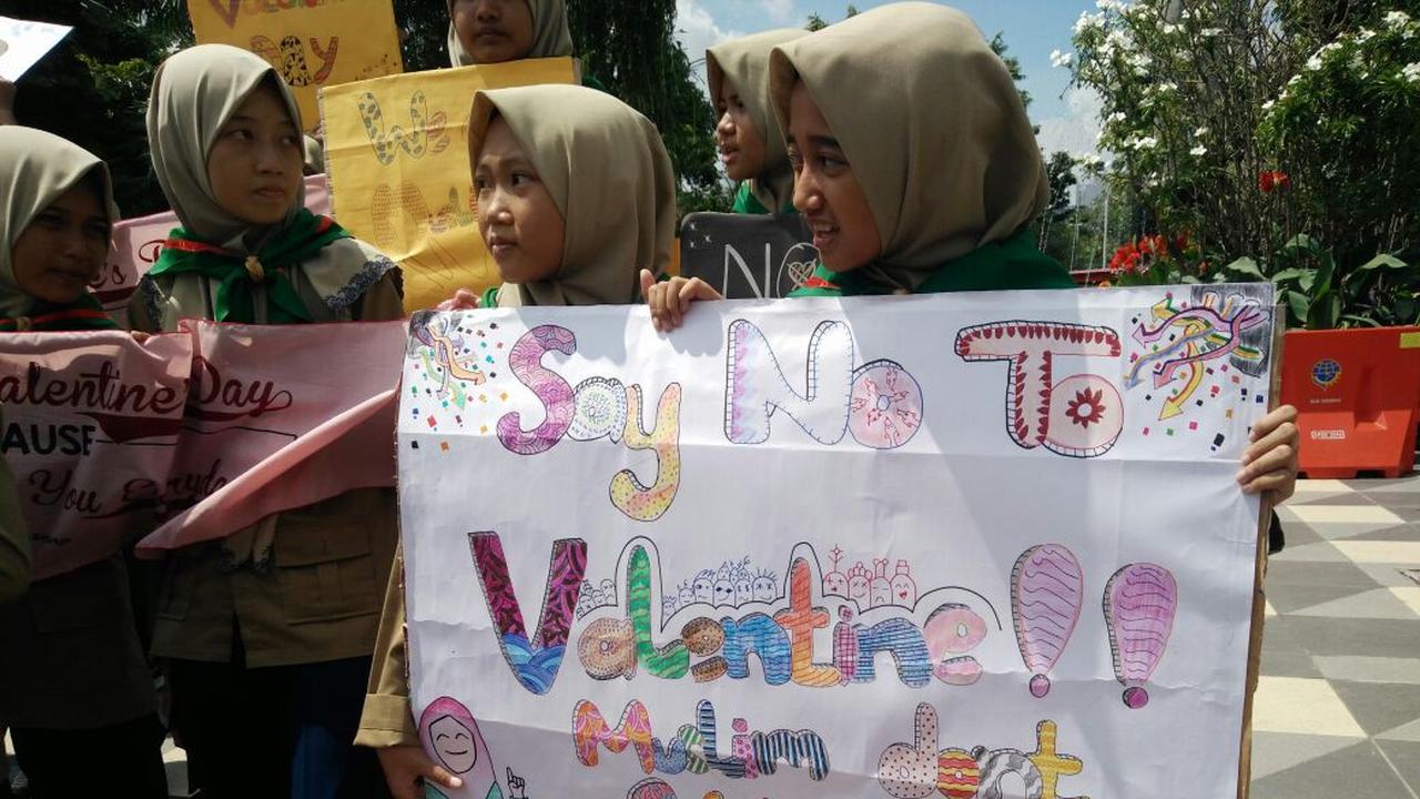 Siswa SMP Muhammadiyah di Surabaya Gelar Aksi Tolak Valentine
