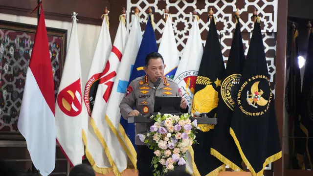 Kapolri Jenderal Listyo Sigit Prabowo menghadiri dan menjadi keynote speech pada Program Mentoring Berbasis Resiko (Promensisko) Tindak Pidana Pencucian Uang (TPPU) dan Pendanaan Terorisme (TPPT).