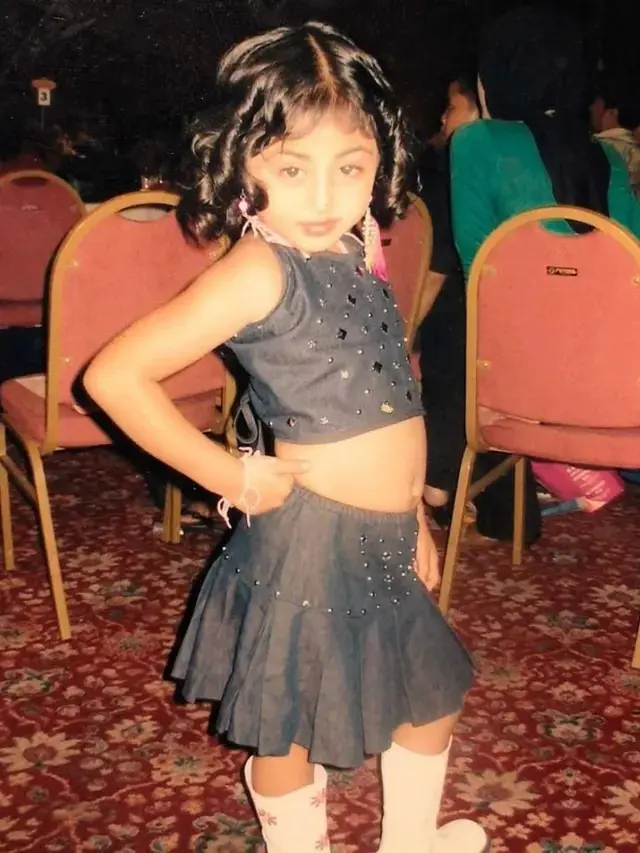 10 Potret Masa Kecil Margin Wieheerm Istri Ali Syakieb, Bak Kembaran Sang Putri