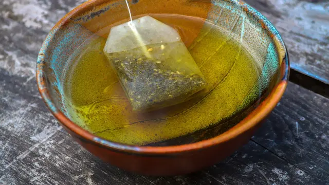 Manfaat Kantong Teh Celup Bekas untuk Wajah