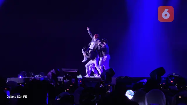 Bagi penggila konser, Galaxy S24 FE hadir sebagai solusi ramah kantong. Abadikan momen seru tanpa harus menguras dompet! (Foto: Aditya Eka Prawira/Liputan6.com)