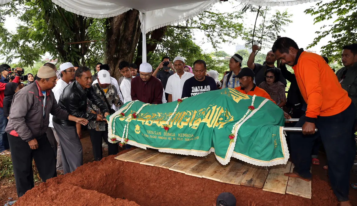 Yanni Libels dimakamkan di TPU Tanah Kusir