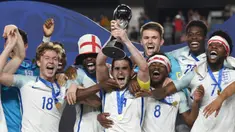 Sejak digulirkan pada 1977, ajang dua tahunan Piala Dunia U-20 yang sempat dilabeli dengan sebutan Piala Dunia Remaja dan Piala Dunia Yunior tercatat telah menghasilkan 11 negara dari tiga konfederasi sebagai juara hingga edisi terakhir pada 2019 yang menjadi edisi ke-22. Kesebelas negara tersebut adalah Brasil dan Argentina sebagai wakil Amerika Latin (CONMEBOL), Ghana mewakili Afrika (CAF) dan sisanya 8 negara berasal dari Eropa (UEFA). Berikut daftar 8 negara Eropa yang sukses menjuarai ajang Piala Dunia U-20. (AFP/Jung Yeon-je)