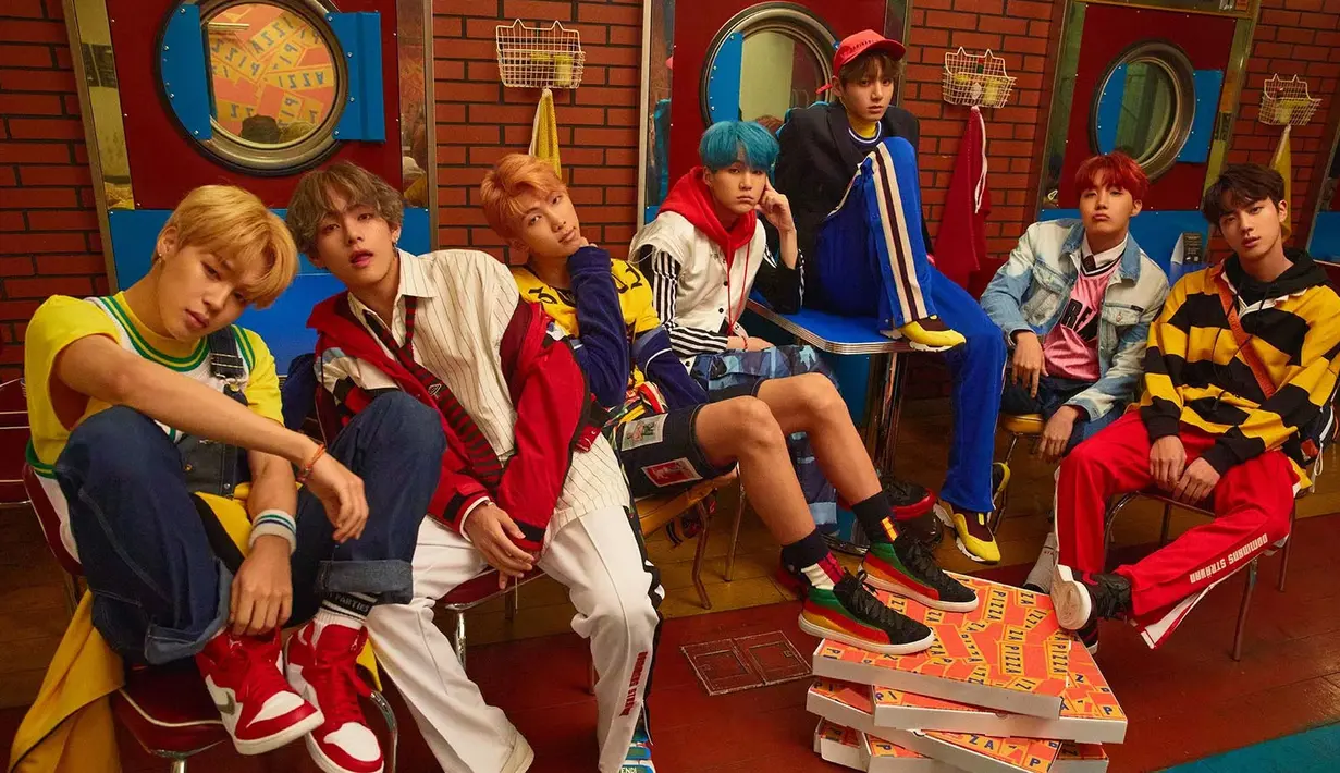 Pada Februari 2018, BTS memecahkan rekor baru. Album mereka yang berjudul Love Yourself: Her terjual sebanyak 1,6 juta kopi. (Foto: koreaboo.com)
