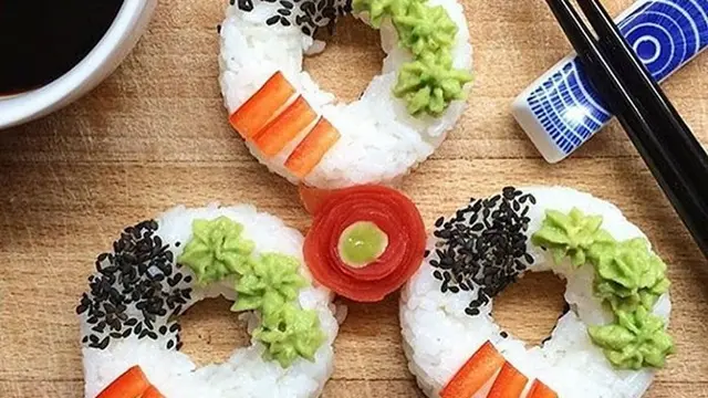 8 Potret Bentuk Sushi Ini Unik Banget, Bikin Sayang Dimakan