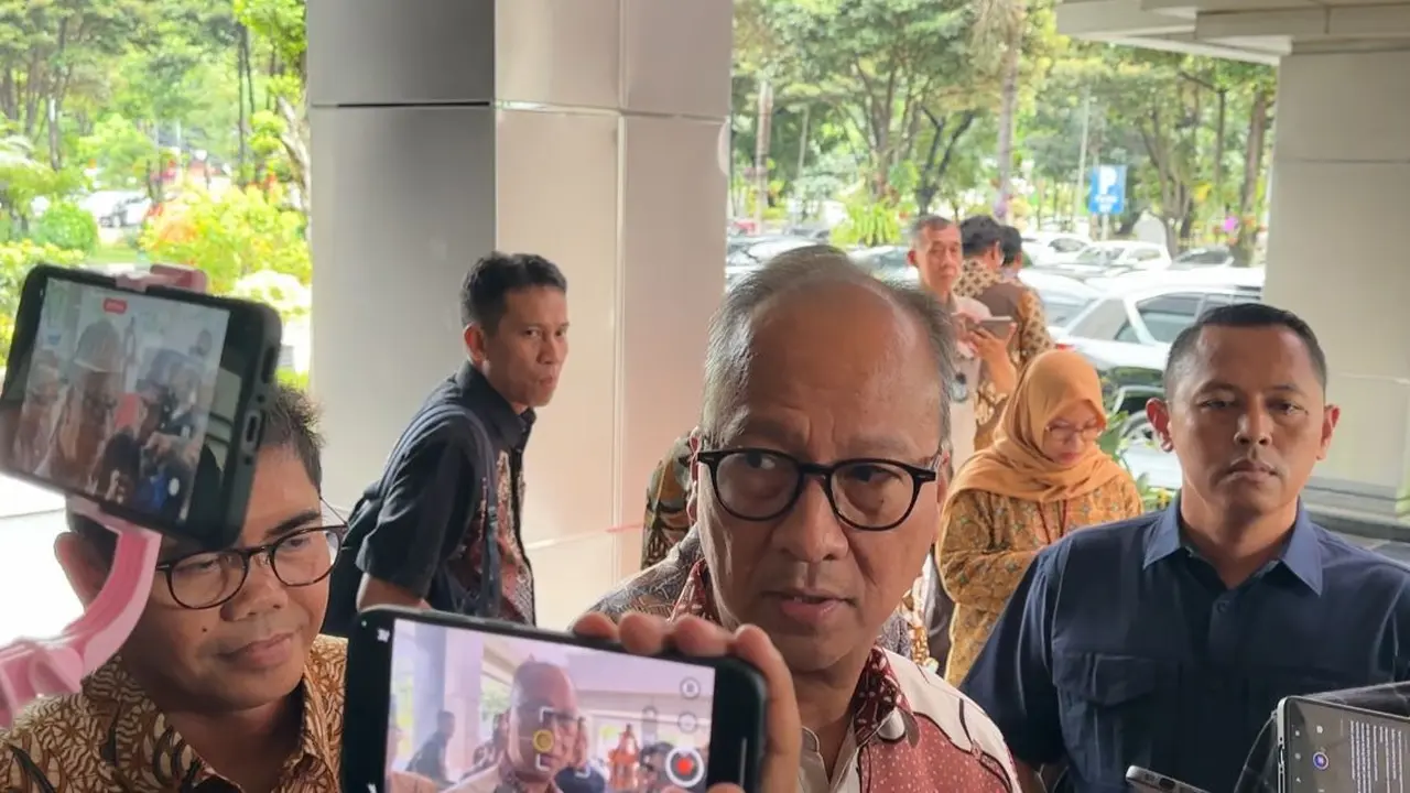 Menteri Perindustrian Agus Gumiwang Kartasasmita di kantor Kementerian Keuangan, Selasa (5/5/2026). (Liputan6.com/Gagas)