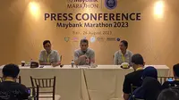 Presiden Direktur Maybank Indonesia, Tazwin Zakaria (tengah) saat memberikan keterangan pers terkait penyelenggaraan Maybank Marathon 2023 di Taman Baghawan, Nusa Dua, Bali, Sabtu (26/8/2023). (Marco Tampubolon/Liputan6.com)